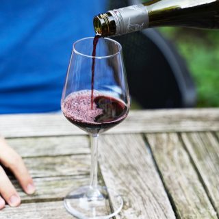 Zondagmiddag, dat betekent dat het tijd is voor een wijntje! Welke heb jij opengetrokken? Cheers! 🍷 #wijnvankees #wijn #wijnenwijnenwijnen #zondagmiddag #borreltijd #seizoenswijnen #wijnabonnement #ishetalherfst